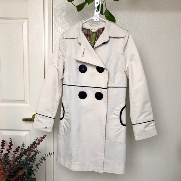 Soia & Kyo Jackets & Blazers - Vintage 60’s Inspired Soia & Kyo White Trench Coat